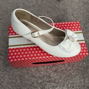 Never worn!!! White size 2 shoes with heel! Excellent condition!never worn!!!